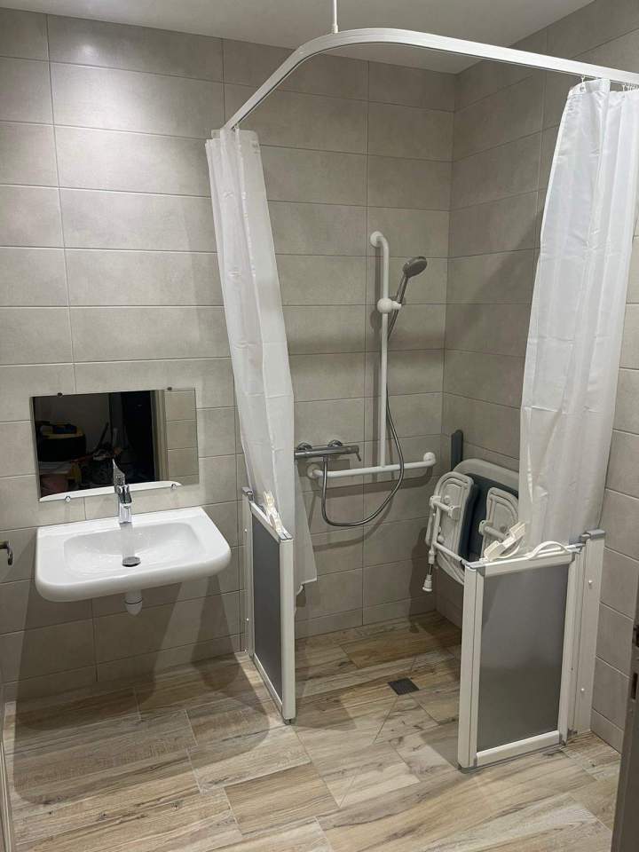 Salle de bain PMR Épinal