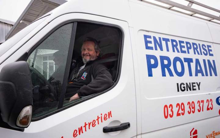 frederic part sur un chantier