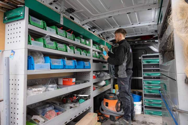 loic preparatiopn chantier dans camion
