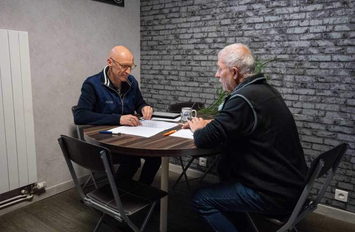 mr protain fait un devis avec client